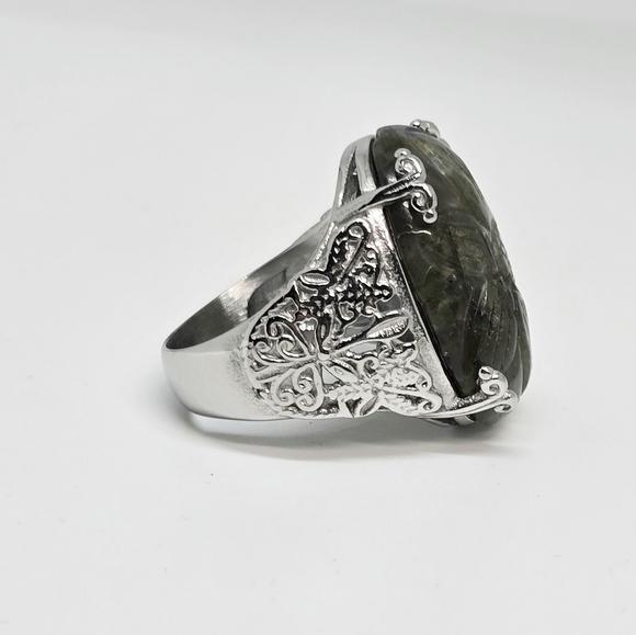 Hand Carved Malagasy Labradorite Dragon Flower Ring in Stainless Steel 11.65 ctw - Picture 2 of 4